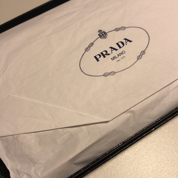 Prada clutch wallet with chain - Picture 10 of 11